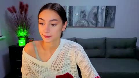 Snapshot of julia_laurent chatting on November 2025 06:38:02 AM Julia online show from November 2025 06:38:02 AM