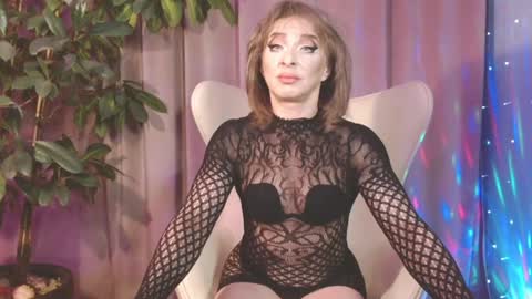 Julia online show from January 2025 10:12:02 PM