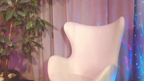 Julia online show from February 2025 08:08:02 PM