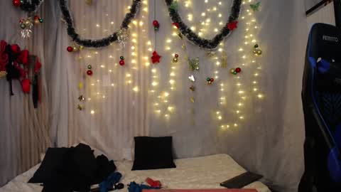 Juliana online show from December 2024 07:37:02 AM