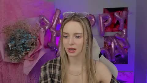 Julia online show from September 2025 05:51:01 AM