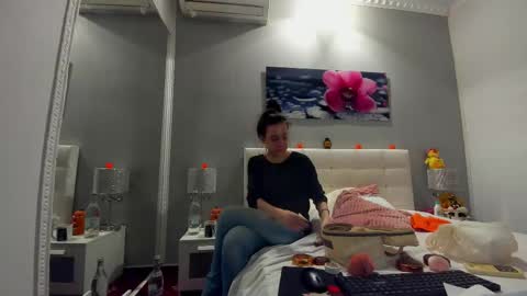 JuliaHunt online show from October 2025 09:10:01 AM