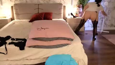 Snapshot of juliamillss chatting on June 2026 12:11:01 AM juliamillss online show from June 2026 12:11:01 AM