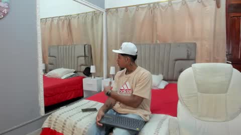 julian billy online show from January 2025 04:06:01 PM