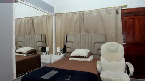 julian billy online show from February 2025 11:34:01 AM