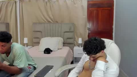 julian billy online show from February 2025 02:22:02 PM