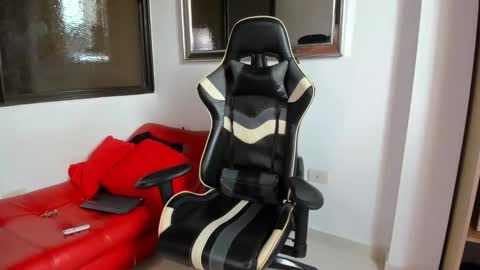 julian_wallace online show from March 2026 01:04:02 PM