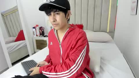 Julian online show from January 2026 07:17:01 PM