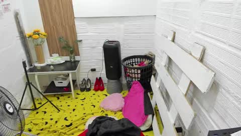 juliana online show from December 2024 08:00:02 PM