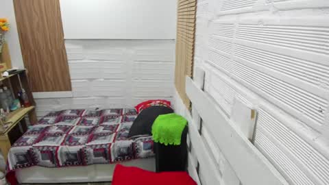 juliana online show from February 2025 10:09:01 PM