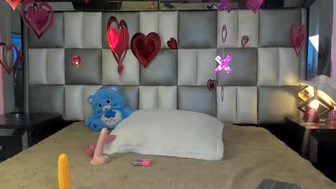 juliana_js_ online show from February 2025 08:52:02 PM