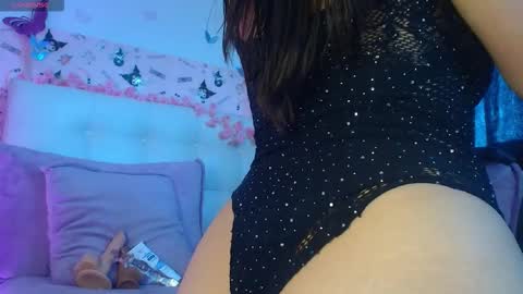 juliana_js_ online show from February 2026 05:58:01 PM