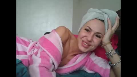 Snapshot of julianagold1 chatting on February 2025 07:39:02 AM julianagold1 online show from February 2025 07:39:02 AM