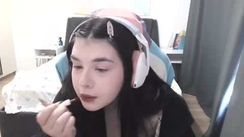 Snapshot of julianesanzo chatting on June 2026 09:29:01 AM MIa online show from June 2026 09:29:01 AM