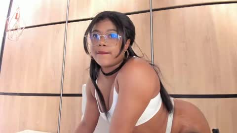 Snapshot of julianna_smith chatting on May 2026 02:28:02 AM ANDREA online show from May 2026 02:28:02 AM
