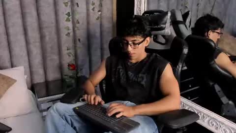 Julian online show from July 2026 08:44:02 PM