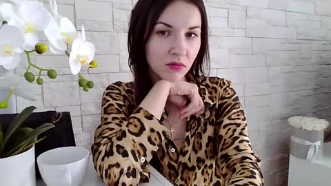 Julia online show from April 2026 01:38:02 PM