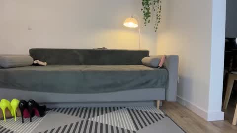 Julia online show from September 2025 08:32:02 PM