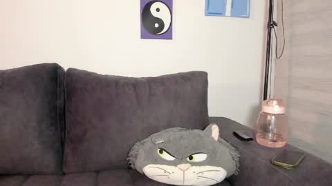 Jeimy Help me to reach 100 thumbs up online show from July 2026 12:24:01 AM