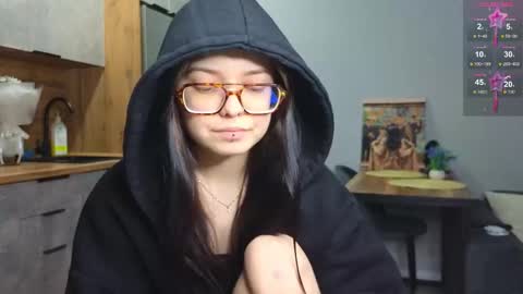 Snapshot of julidropp chatting on January 2025 07:52:01 PM julidropp online show from January 2025 07:52:01 PM