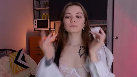 julidropp online show from December 2025 05:40:02 PM