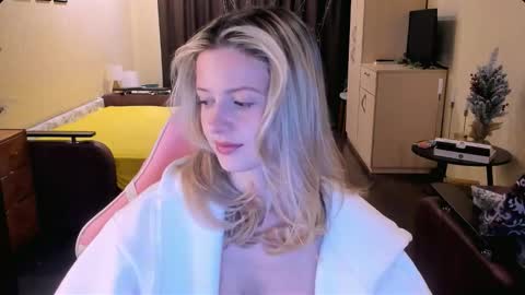 Julie online show from November 2025 03:09:02 AM