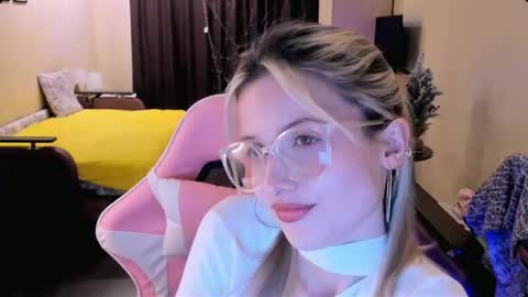 Julie online show from December 2025 02:04:02 PM