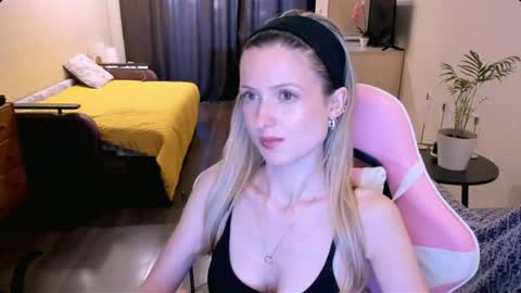 Snapshot of julie_flores chatting on July 2026 03:52:02 PM Julie online show from July 2026 03:52:02 PM