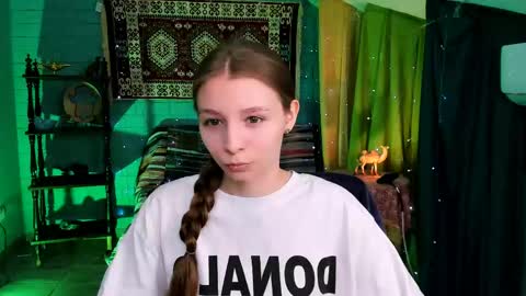 Snapshot of juliedaniel chatting on April 2026 04:26:02 AM juliedaniel online show from April 2026 04:26:02 AM