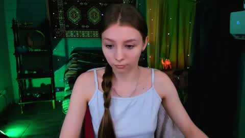 Snapshot of juliedaniel chatting on May 2026 04:18:01 AM juliedaniel online show from May 2026 04:18:01 AM