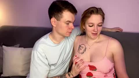 Snapshot of julielourens chatting on September 2025 07:10:02 AM Julie and Thomas online show from September 2025 07:10:02 AM