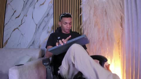 Julien online show from March 2026 11:44:02 AM