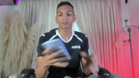 Snapshot of juliensaint_ chatting on July 2026 11:34:01 AM Julien online show from July 2026 11:34:01 AM