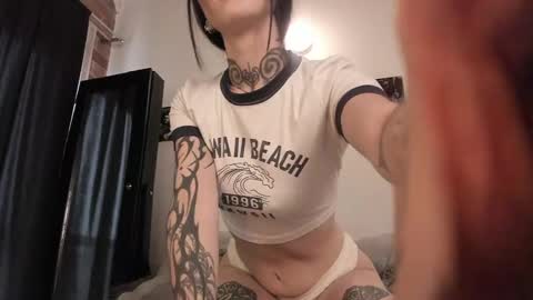 juliet_sourire online show from February 2025 02:43:01 PM