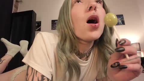 juliet_sourire online show from February 2025 02:12:01 AM