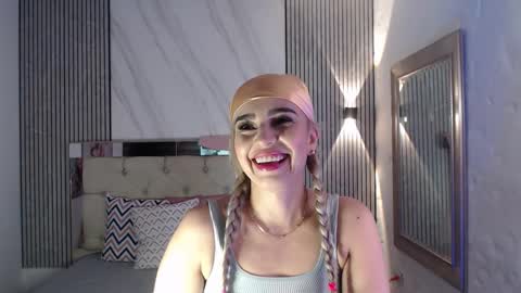 Snapshot of julieta__fox_ chatting on February 2026 02:17:02 AM julieta__fox_ online show from February 2026 02:17:02 AM