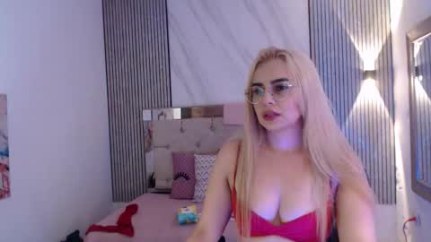 Snapshot of julieta__fox_ chatting on March 2026 02:03:01 AM julieta__fox_ online show from March 2026 02:03:01 AM