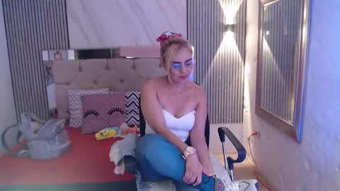 julieta__fox_ online show from March 2026 02:15:01 AM