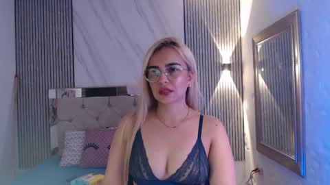 julieta__fox_ online show from March 2026 02:06:02 AM