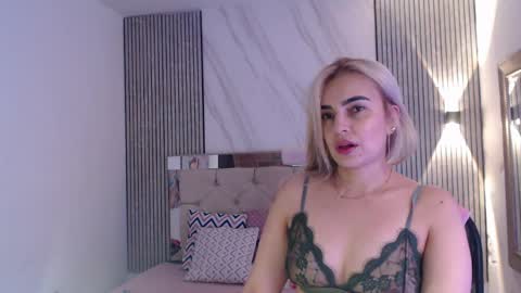julieta__fox_ online show from April 2026 01:36:01 AM
