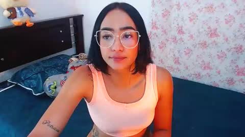Snapshot of julieta_art1 chatting on January 2025 08:21:02 PM julieta art1 online show from January 2025 08:21:02 PM