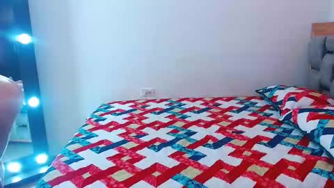 Snapshot of julieta_art1 chatting on October 2025 09:04:02 PM julieta art1 online show from October 2025 09:04:02 PM