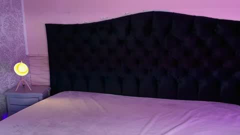 Julieta  online show from April 2026 12:05:02 PM