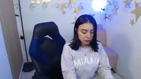 Snapshot of julieta_fn chatting on June 2026 02:07:01 PM julieta_fn online show from June 2026 02:07:01 PM