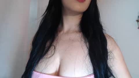 julieta_g online show from December 2025 05:37:01 AM