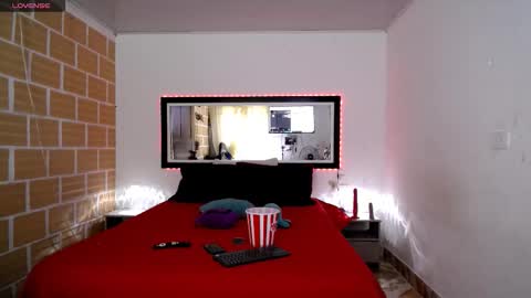 Julieta Rodriguez online show from September 2025 04:51:01 PM