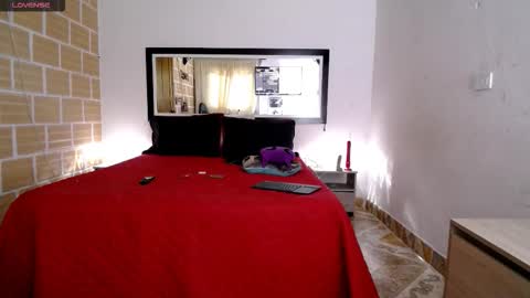 Julieta Rodriguez online show from October 2025 06:19:01 PM