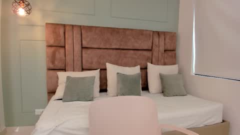     online show from October 2025 08:47:01 PM