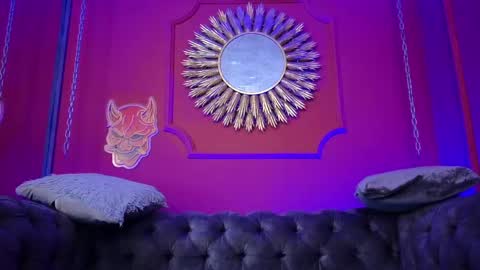 Snapshot of julieta_russell chatting on April 2026 11:42:02 AM Julieta online show from April 2026 11:42:02 AM