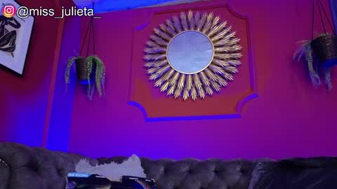 Snapshot of julieta_russell chatting on May 2026 11:42:02 AM Julieta online show from May 2026 11:42:02 AM